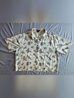 Hot Topic Bugs Boxy Girls Crop Woven Button-Up Shirt
